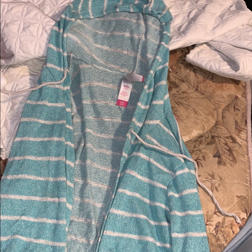 Blue stripped pullover